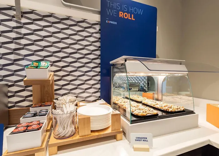 Express & - Mall Of America - Msp Airport By Ihg Hotel